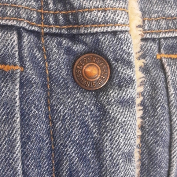 Vintage Levi's Sherpa Trucker Style Denim Jacket Comfy Warm Classic Size L JR - Picture 4 of 15